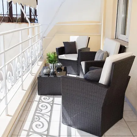 Modern Beauty In Central Athens! Афины